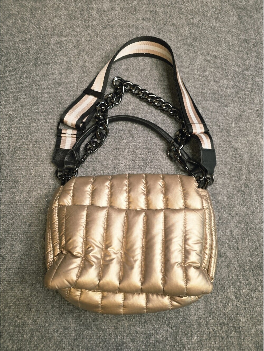 Think Royln Bar Bag Pearl Gold Quilted Puffer Convertible Crossbody Purse NWOT - Picture 6 of 8